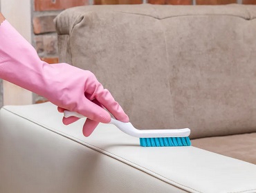 لک لاک روی مبل چگونه پاک میشود؟
